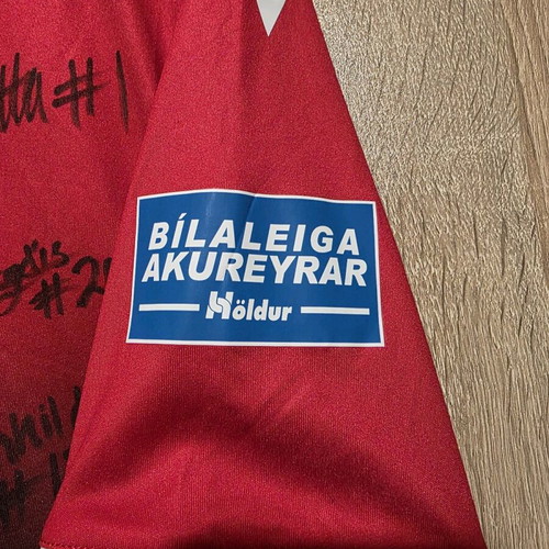 Þróttur Reykjavík jersey with autographs like new, unique