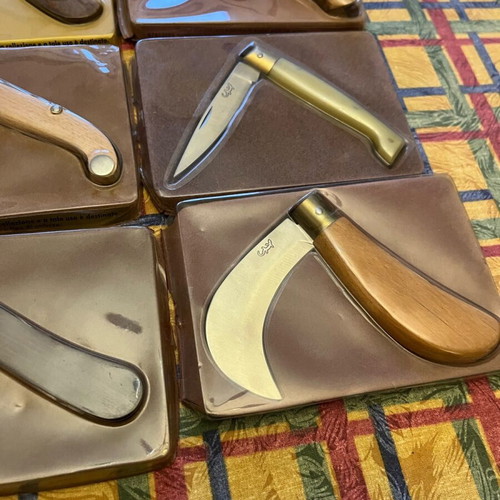 Hachette Fascioli knife collection used with certificate