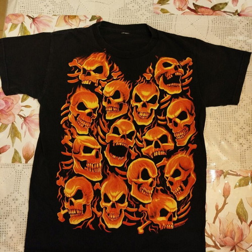 Black mako t-shirt used, size XS, for metalheads, rockers and goths