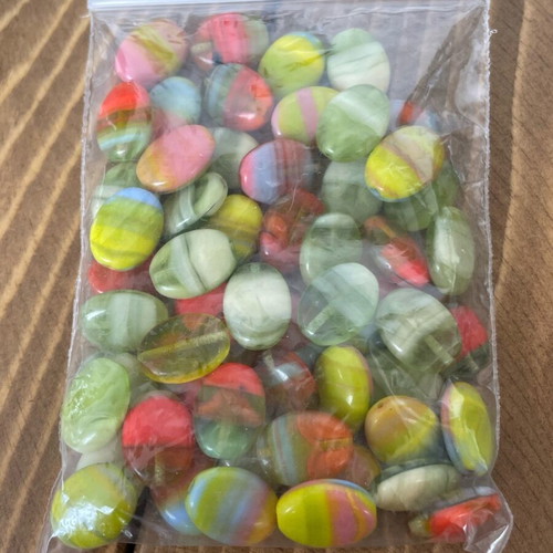 Pack of glass beads like new, 6 bags