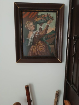 Picture frame 37x45 cm like new, brown with gold details