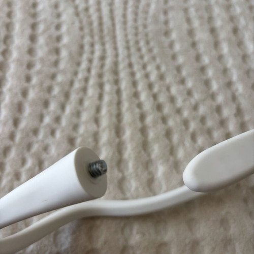 Flexible camera mount new for bed installation without carving