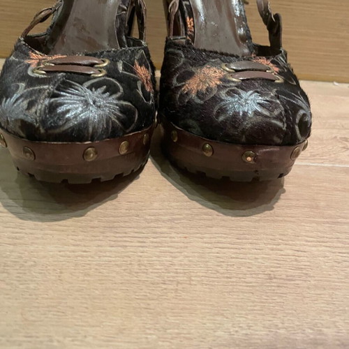 Clogs sandals used with wooden heel and pony leather, size 39