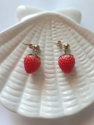 Handmade strawberry earrings new, multicolored, gold tone