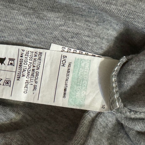 United Colors of Benetton sleeveless shirt size S gray like new