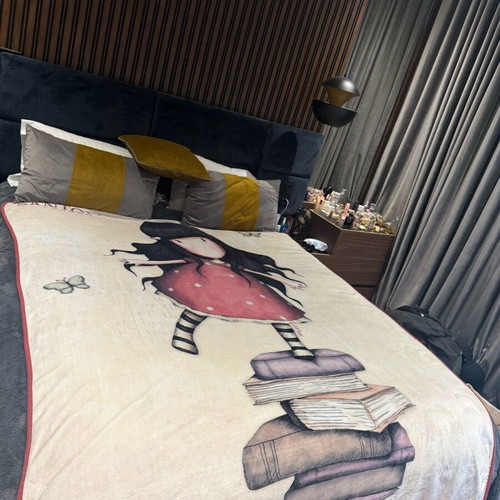 Sandoro bed cover like new 169x200