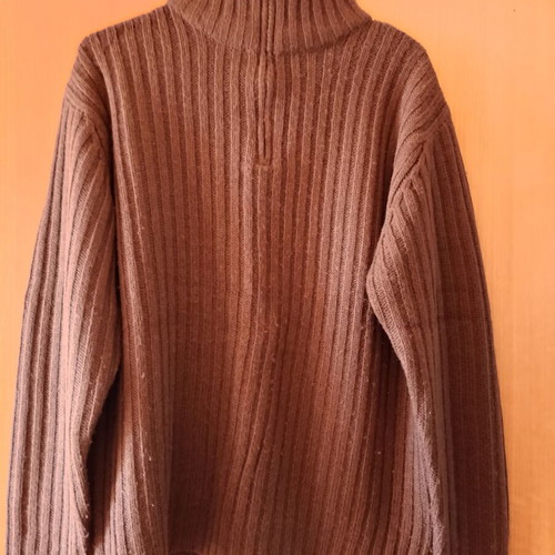 Evolution brown sweater used, size Large