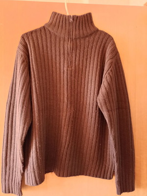 Evolution brown sweater used, size Large