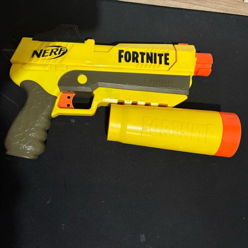 Nerf toy gun like new with bonus plastic darts