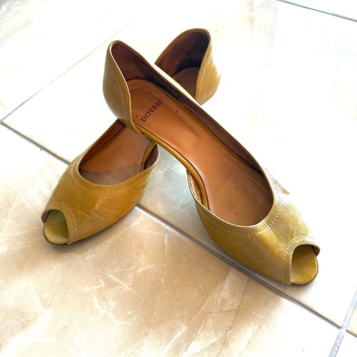 Leather peep toe pumps yellow, size 40, like new