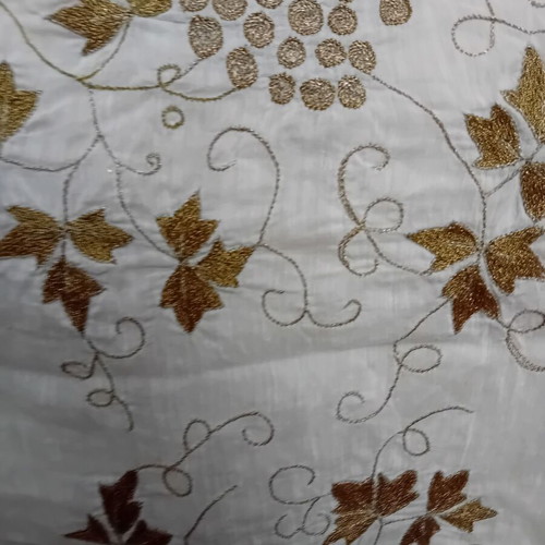 Handmade tzevres table linen