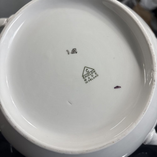 Porcelain soup tureen Ćmielów Poland used, vintage floral design