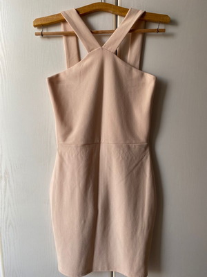 Missguided dress new fitted medium soft pink