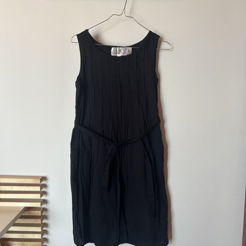 Vintage black dress with waist tie, size S