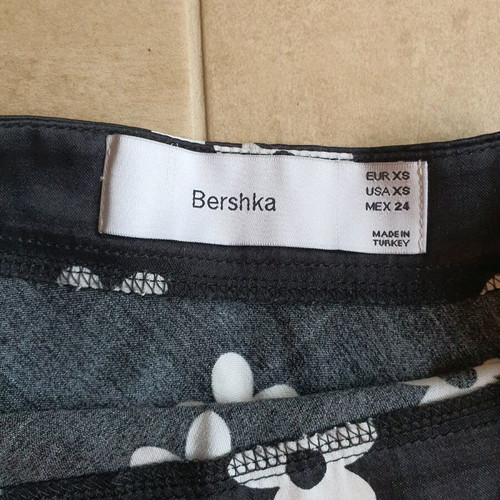 Bershka flared mini skirt with satin fabric and side zipper like new