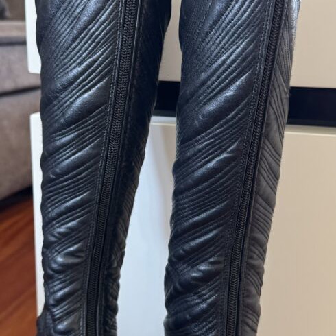Boss Shoes tall leather boots size 38 like new, black
