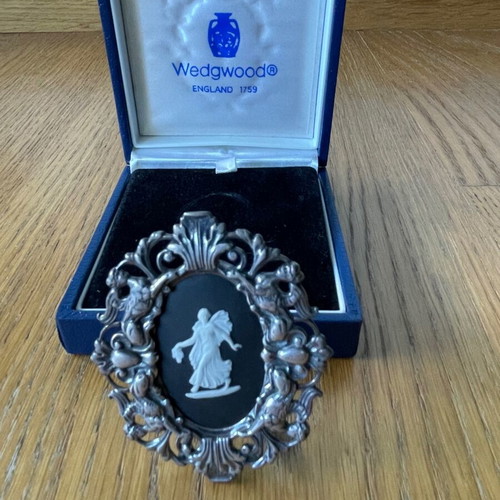 Wedgwood England decorative piece new with female relief design