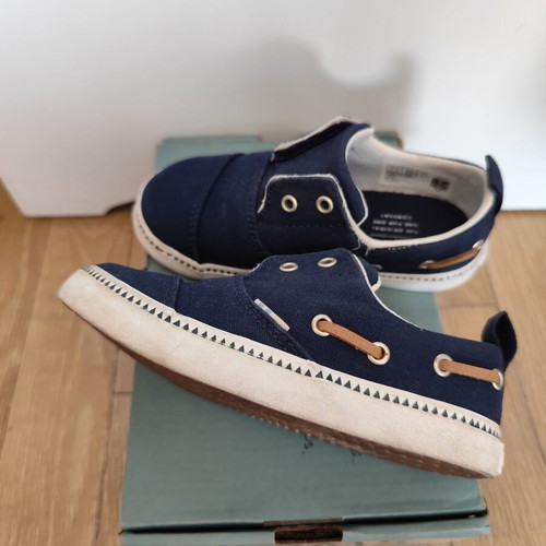 TOMS kids shoes like new, size 24.5, blue