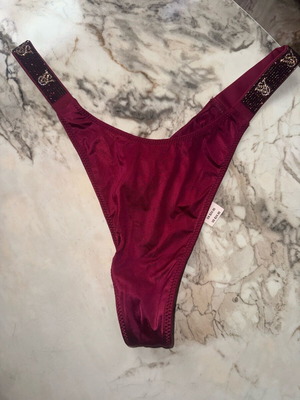 Victoria’s Secret medium thong burgundy, brand new with tags