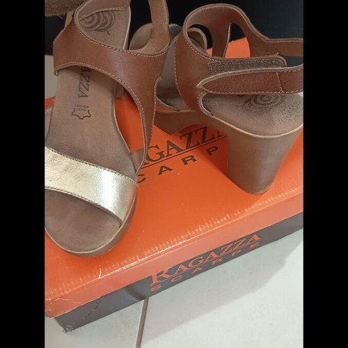 Ragazza leather sandals, gold and camel, with heel, size 37