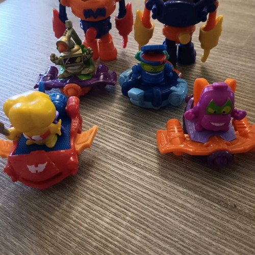 Super Zings pack of 12 like new