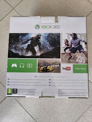Xbox 360 E packaging box used with missing internal dividers