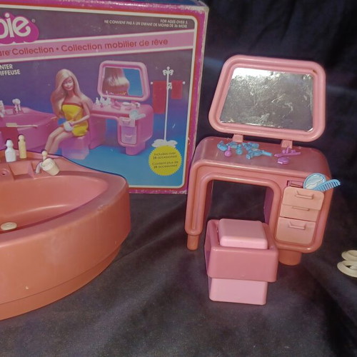 Barbie Bath and Beauty Center 1984 used