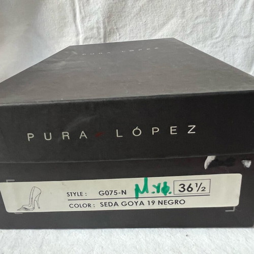 Pura López 36.5 Black Satin Fabric Pumps Like New