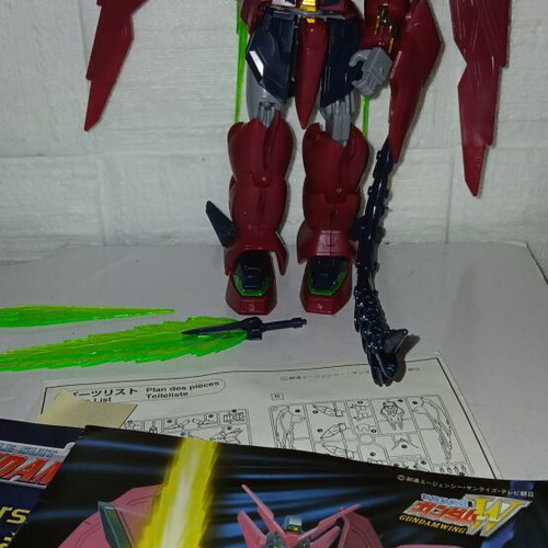 Bandai Gundam Epyon 1995 figure used, missing one hand
