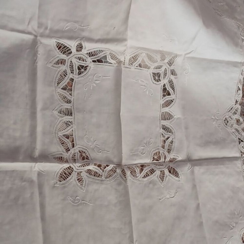 Vintage cutwork tablecloths like new, set of 2