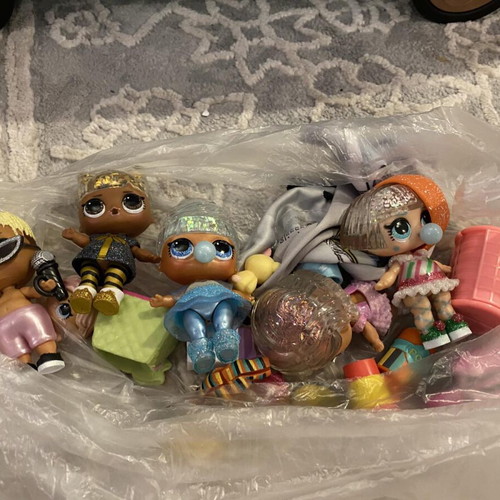 Bus and dolls like new, all together