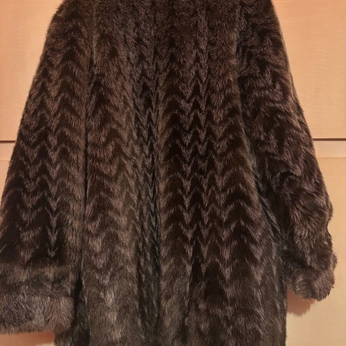 Vintage women's coat brown synthetic fur like new