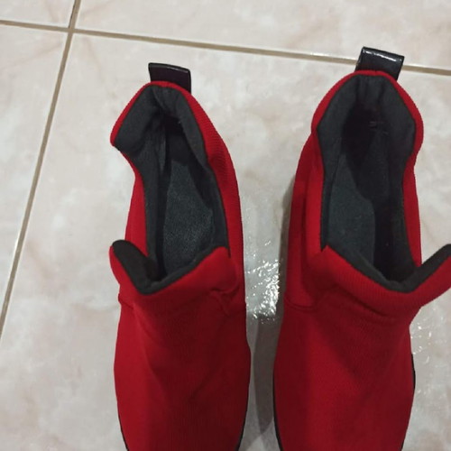 Women's red ankle boots like new, size 37