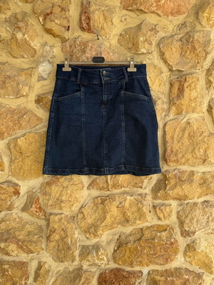 Mini denim skirt like new, size 42 (L/XL), blue