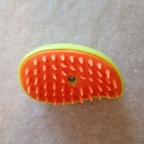 Cat items like new tunnel, scratching mat, and steam comb