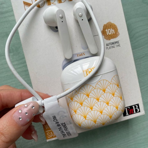 Nordik headphones used, wireless