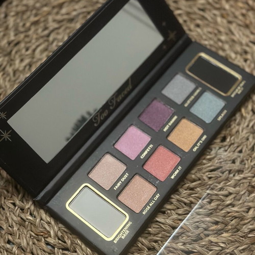 Too Faced eyeshadow palette new unused