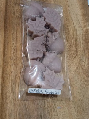 Wax melts leaf-shaped with coffee arabica scent, pack of 8, like new