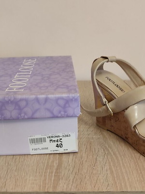 Footloose γυναικείες μπεζ πλατφόρμες Νο 40 καινούργιες