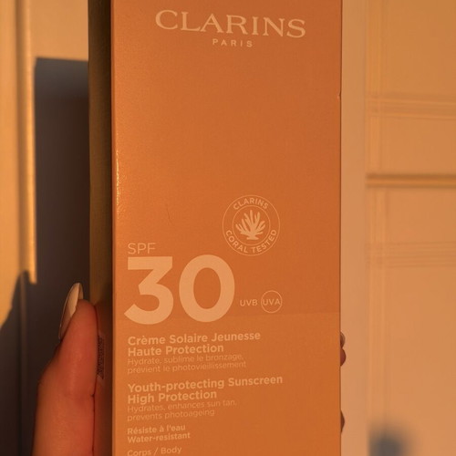 Clarins Youth-Protecting Sunscreen Body SPF 30, 150ml