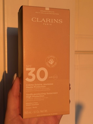 Clarins Youth-Protecting Sunscreen Body SPF 30, 150ml
