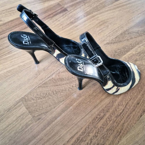 Dolce & Gabbana women's leopard print sandals size 38 like new