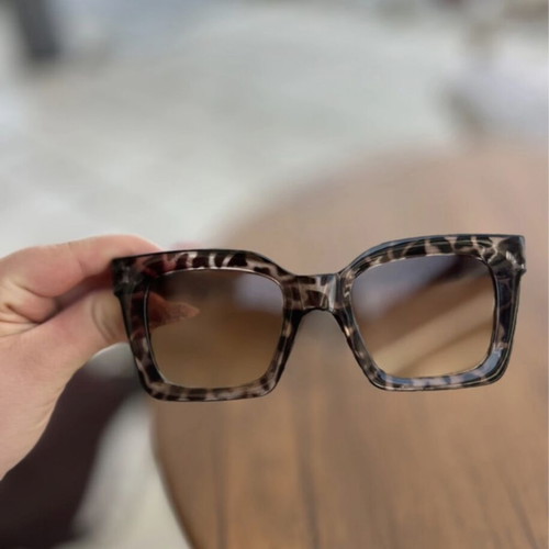 Leopard print sunglasses very stylish like new, multicolor