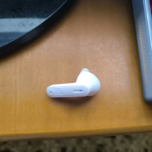 JBL Bluetooth wireless left earbud like new