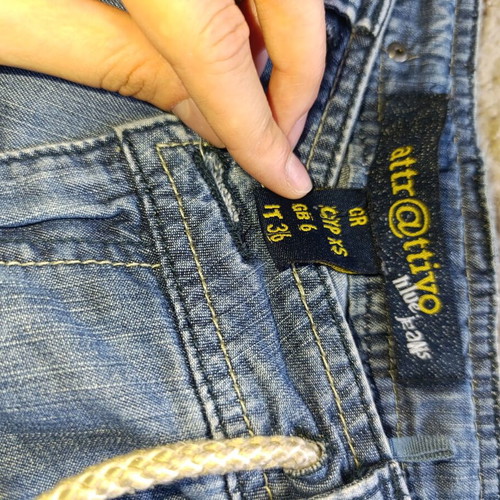 Attrattivo jeans size 36 like new, blue without damages