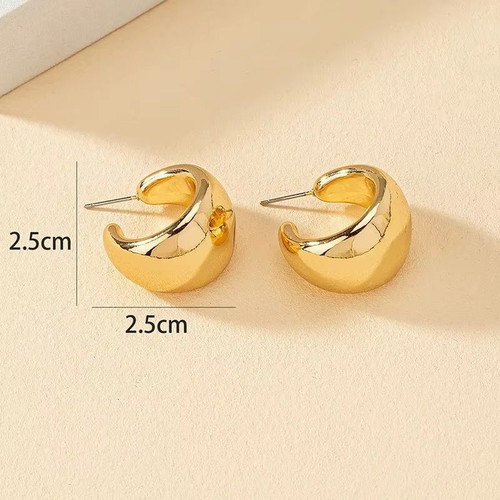 Chunky round gold-colored earrings new, smooth metal open design