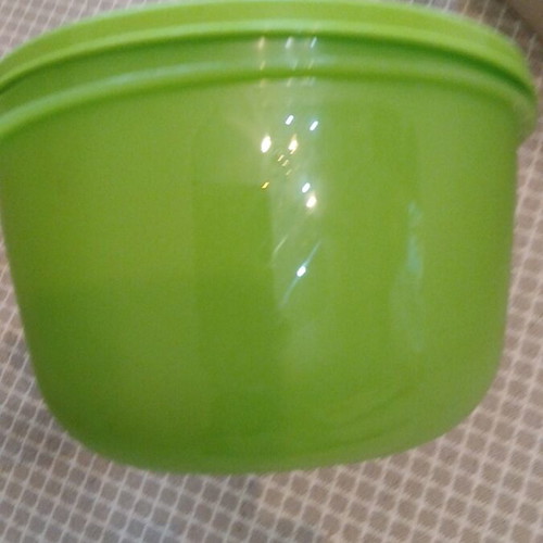 Tupperware container 2 liters new