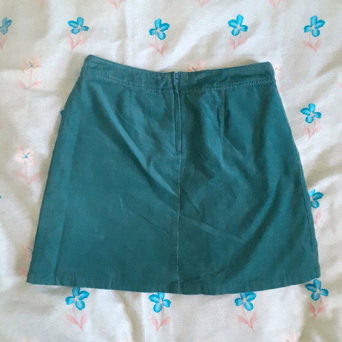 H&M skirt used, green, above the knee, size 34