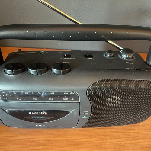 Philips AQ4150 portable radio cassette player, vintage 90s