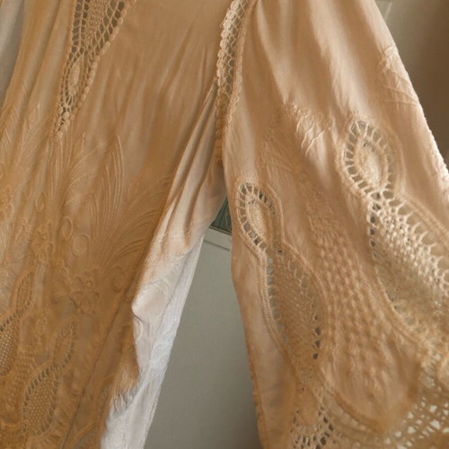 Women's white blouse with embroidery and lace size L like new